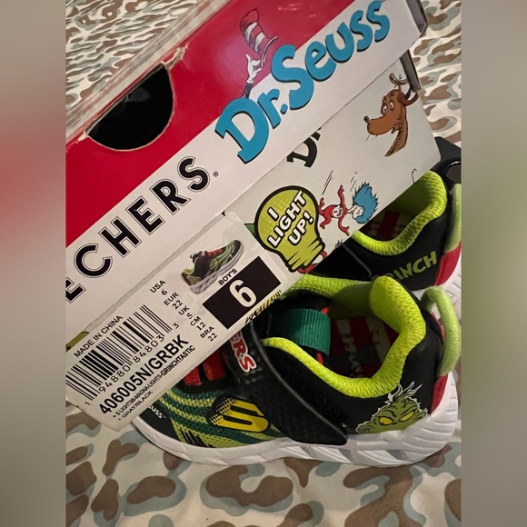 Dr Seuss Grinch light up Sneakers - Picture 5 of 7
